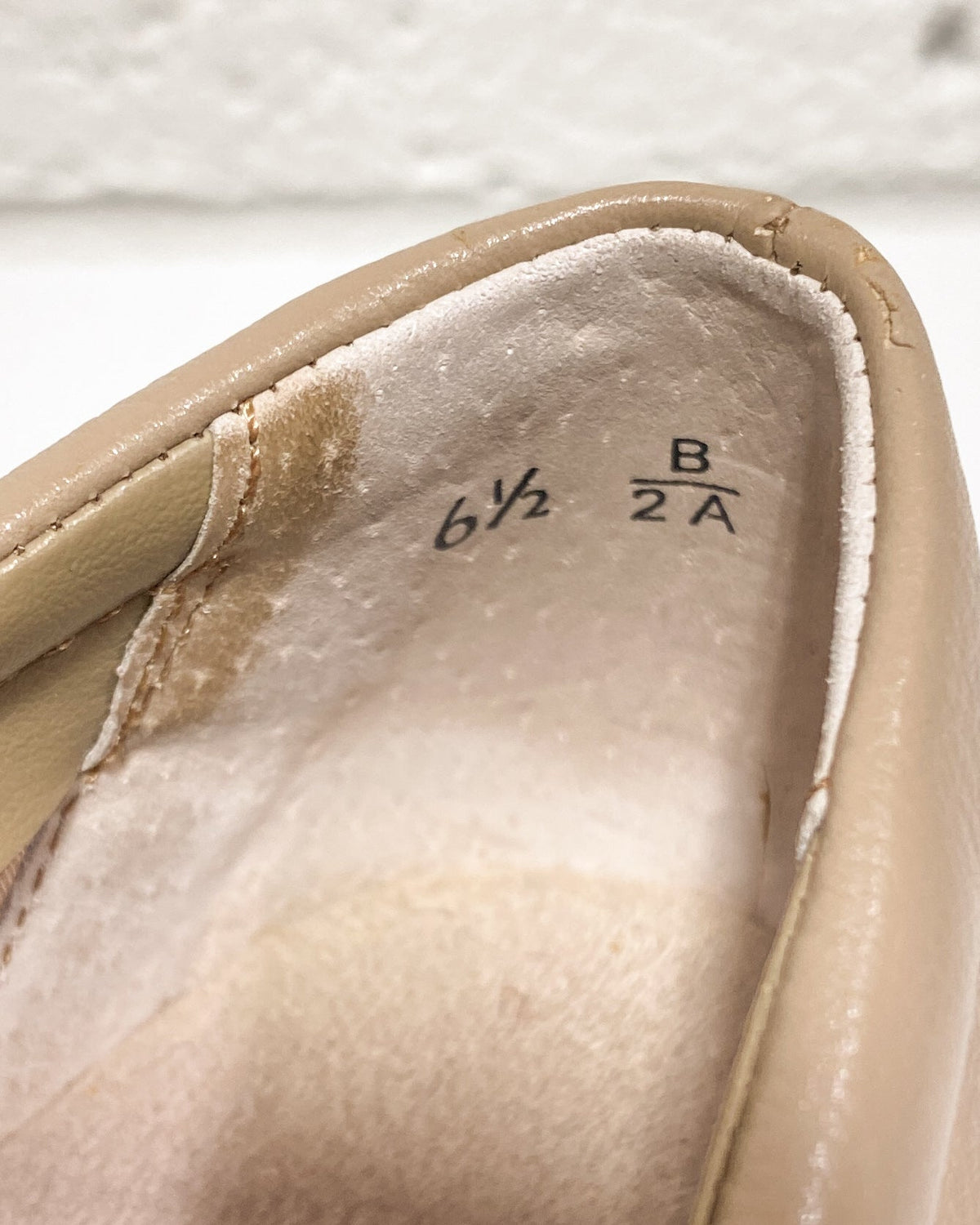 Vintage Tan Easy Spirit Anti-Gravity Shoes (6.5)