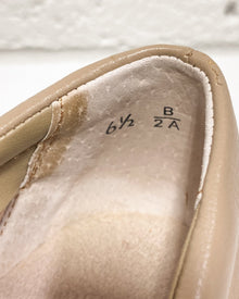 Vintage Tan Easy Spirit Anti-Gravity Shoes (6.5)