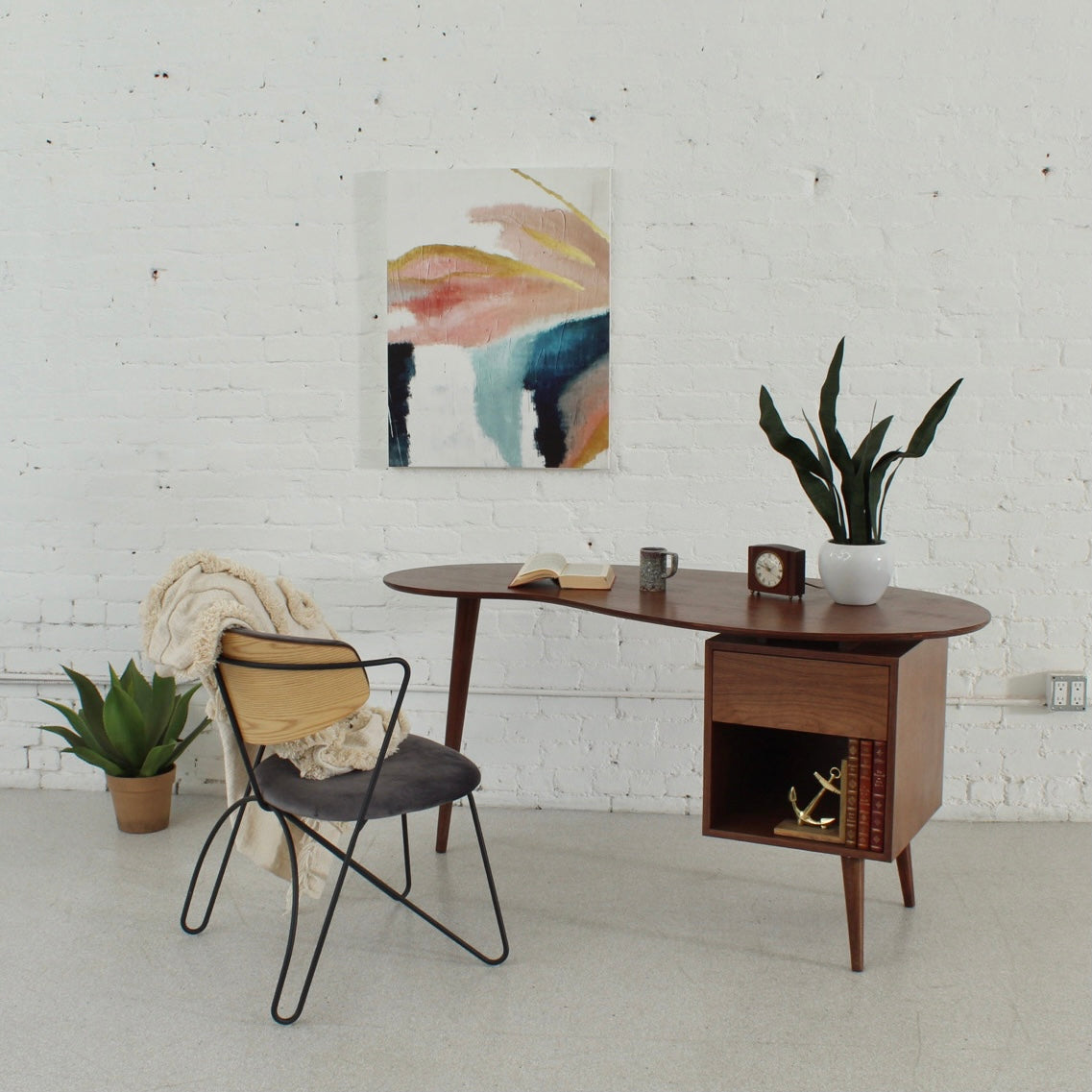 Sunbeam Exclusive Holiday Desk