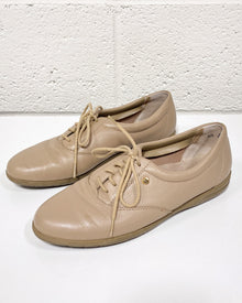 Vintage Tan Easy Spirit Anti-Gravity Shoes (6.5)