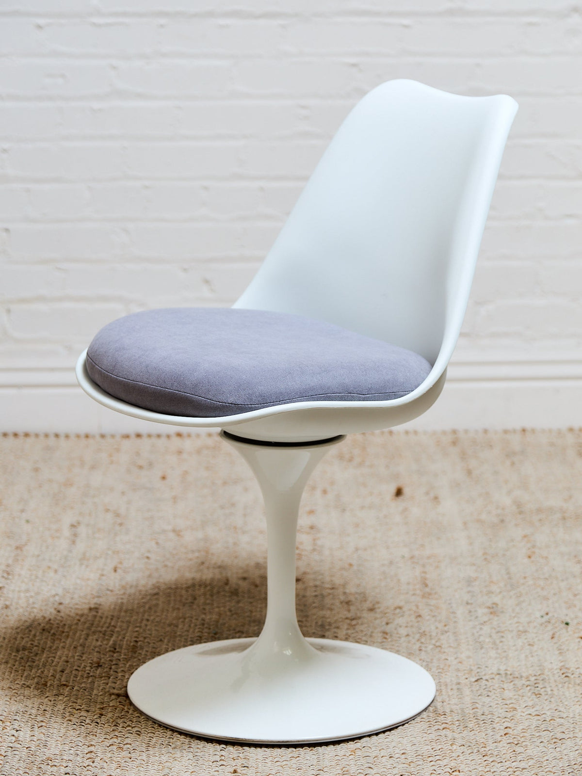 Single Swivel Chair