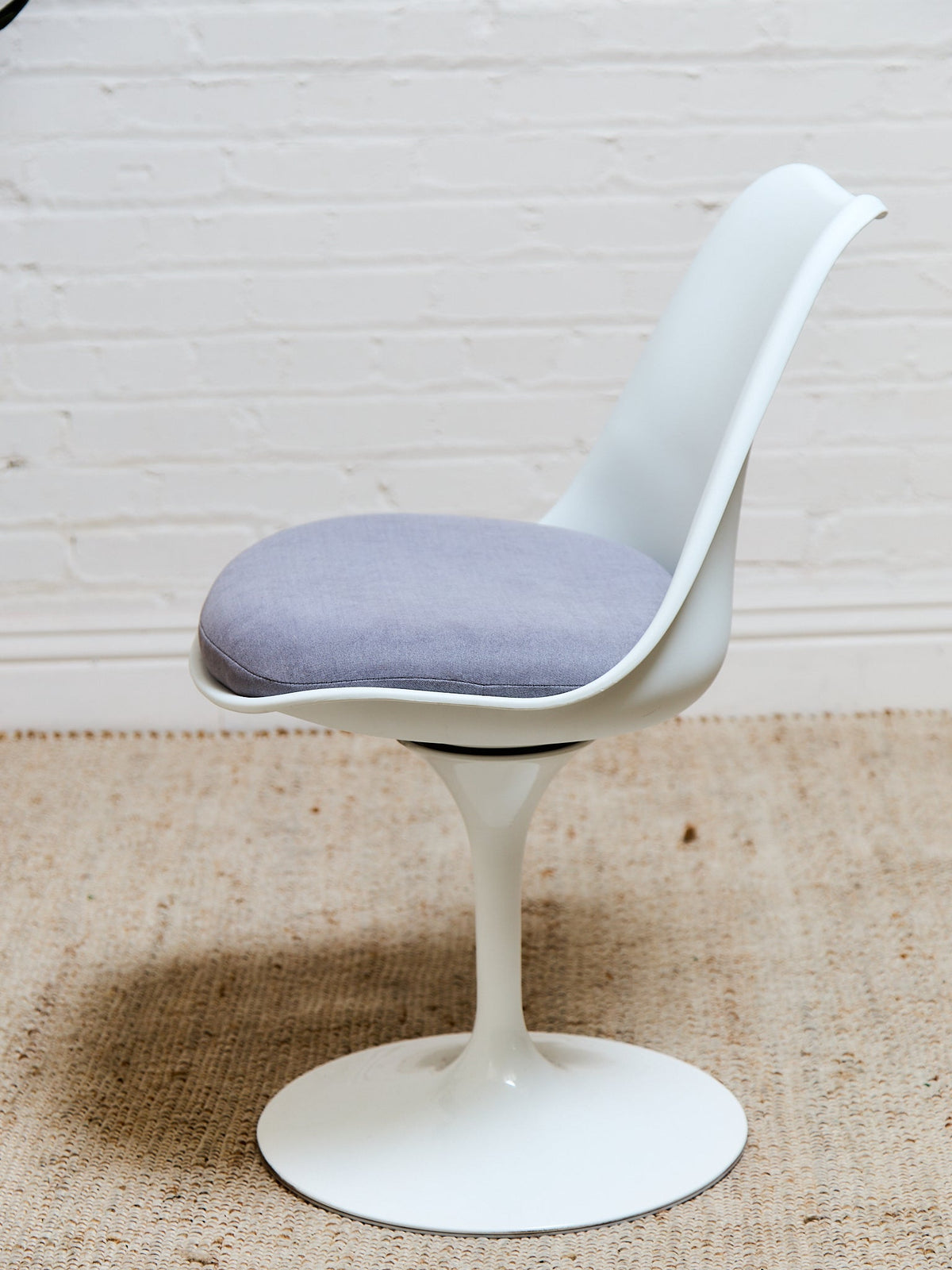 Single Swivel Chair