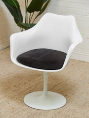 Set of 4 Swivel Tulip Style Chairs