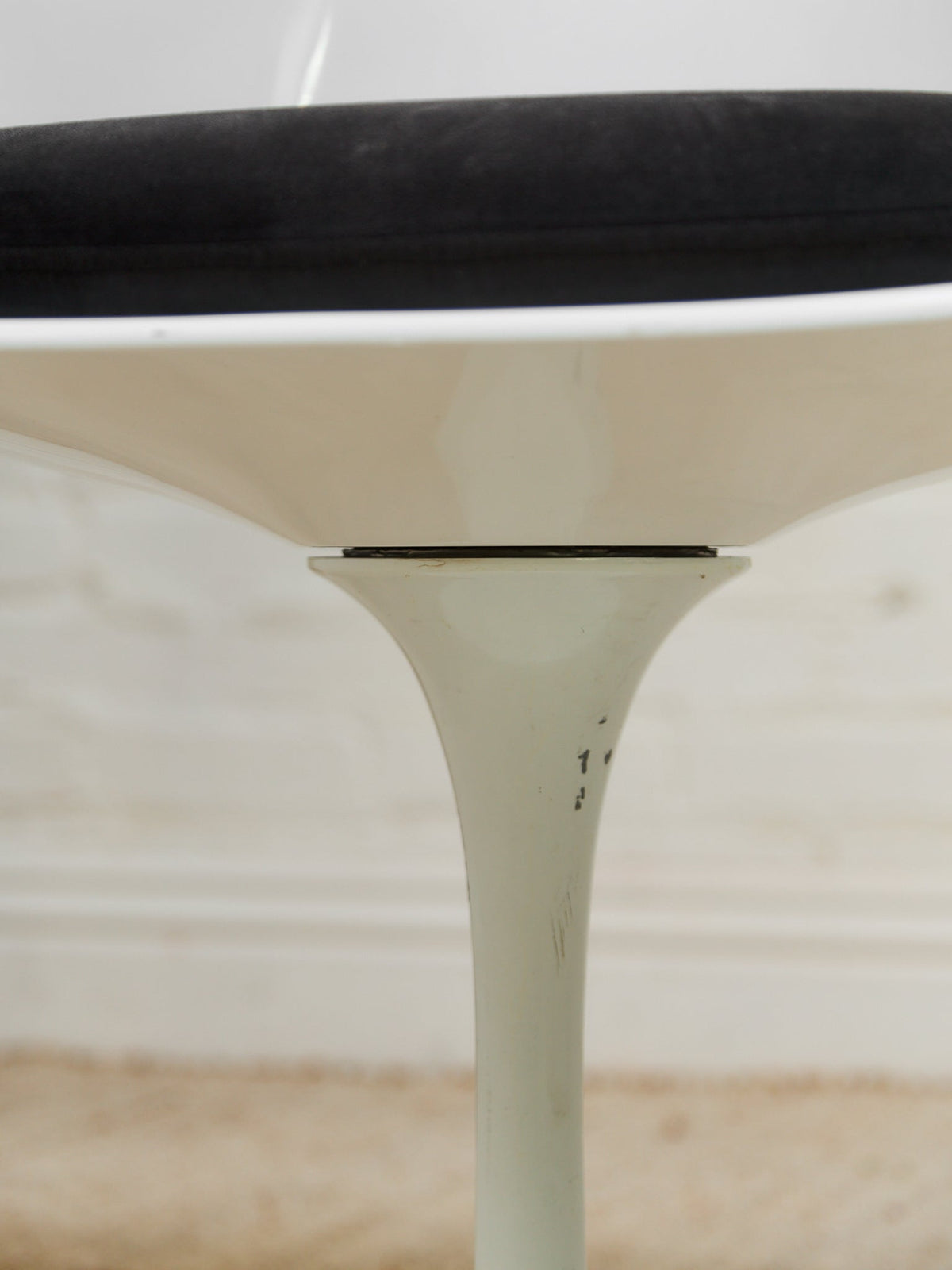 Set of 4 Swivel Tulip Style Chairs