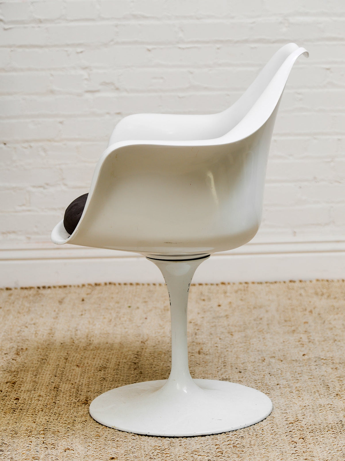 Set of 4 Swivel Tulip Style Chairs