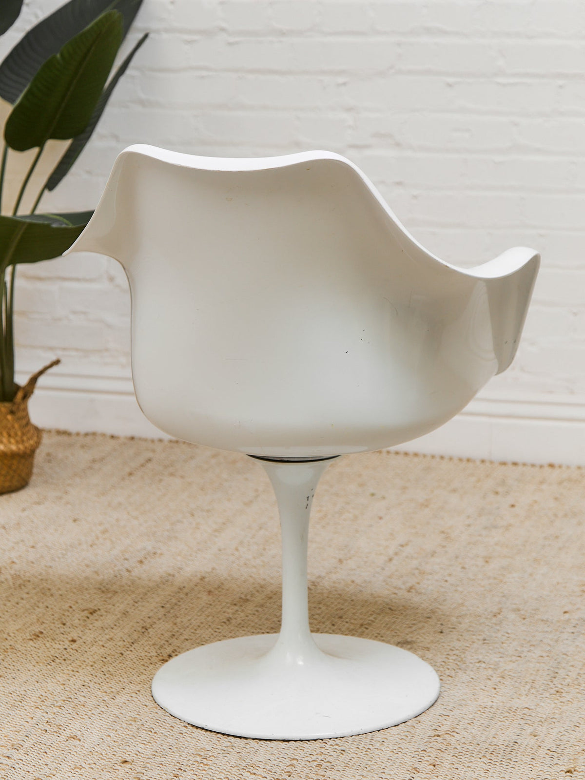 Set of 4 Swivel Tulip Style Chairs