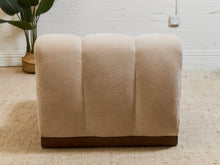 Margot Armless in Amici Sand