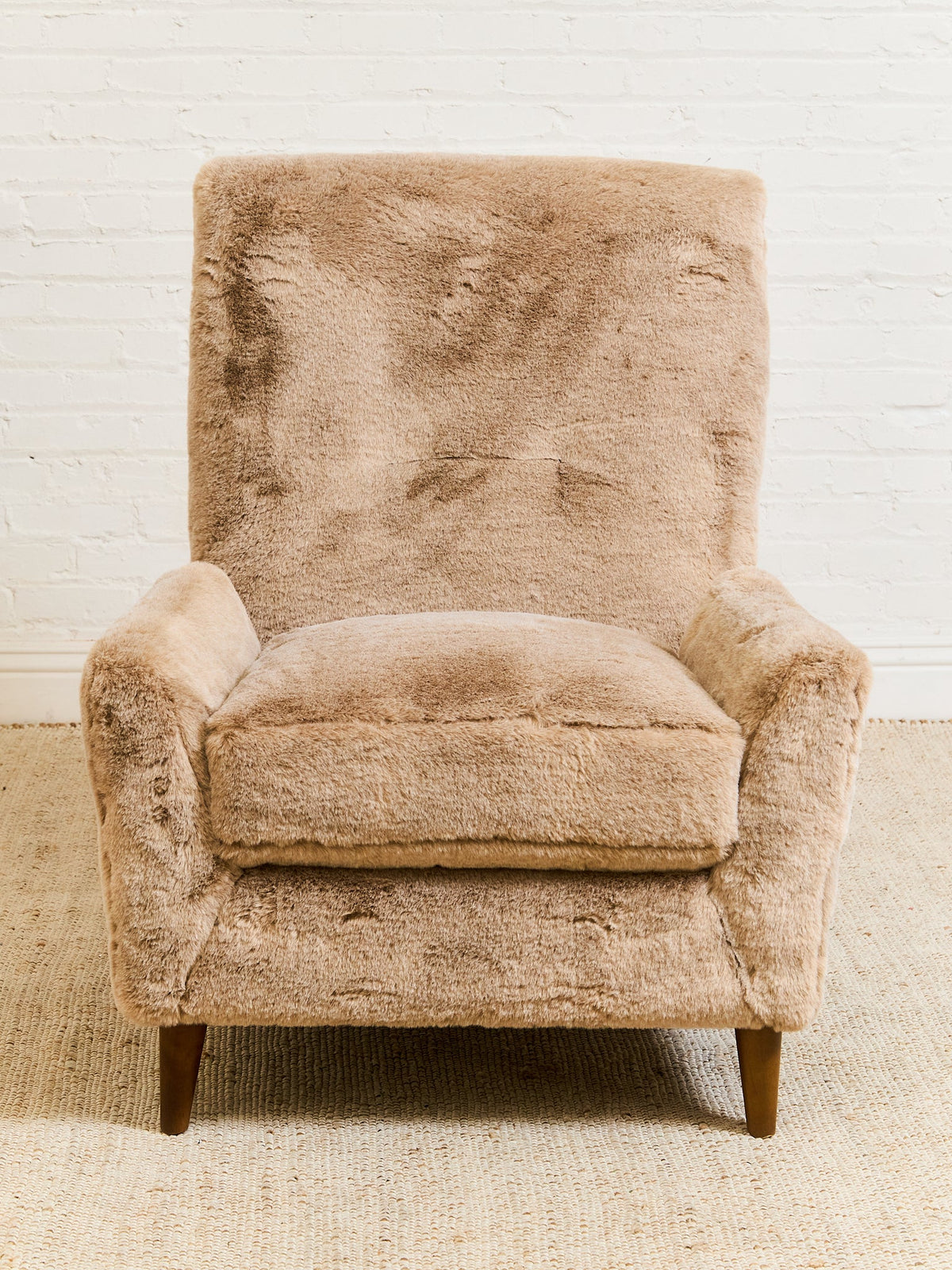 Maddox Chair in Faux Fur Fawn