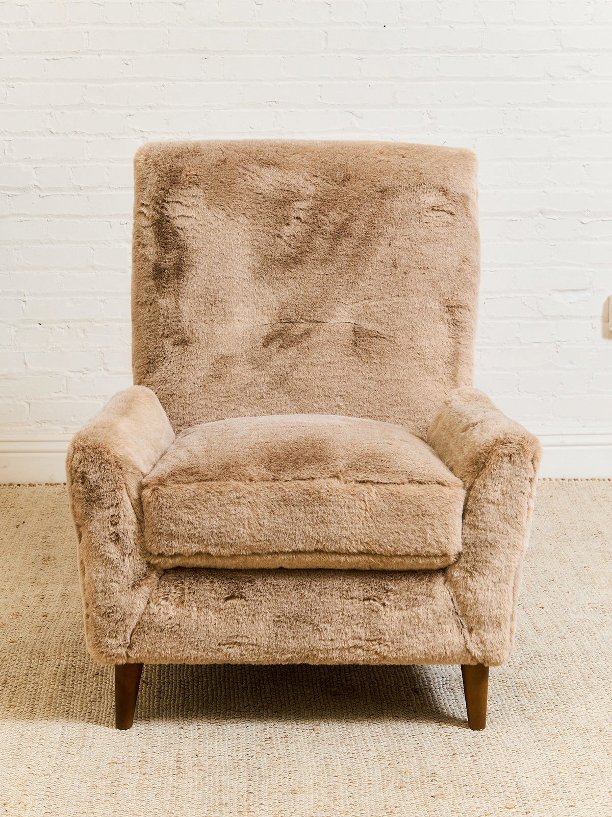 Maddox Chair in Faux Fur Fawn