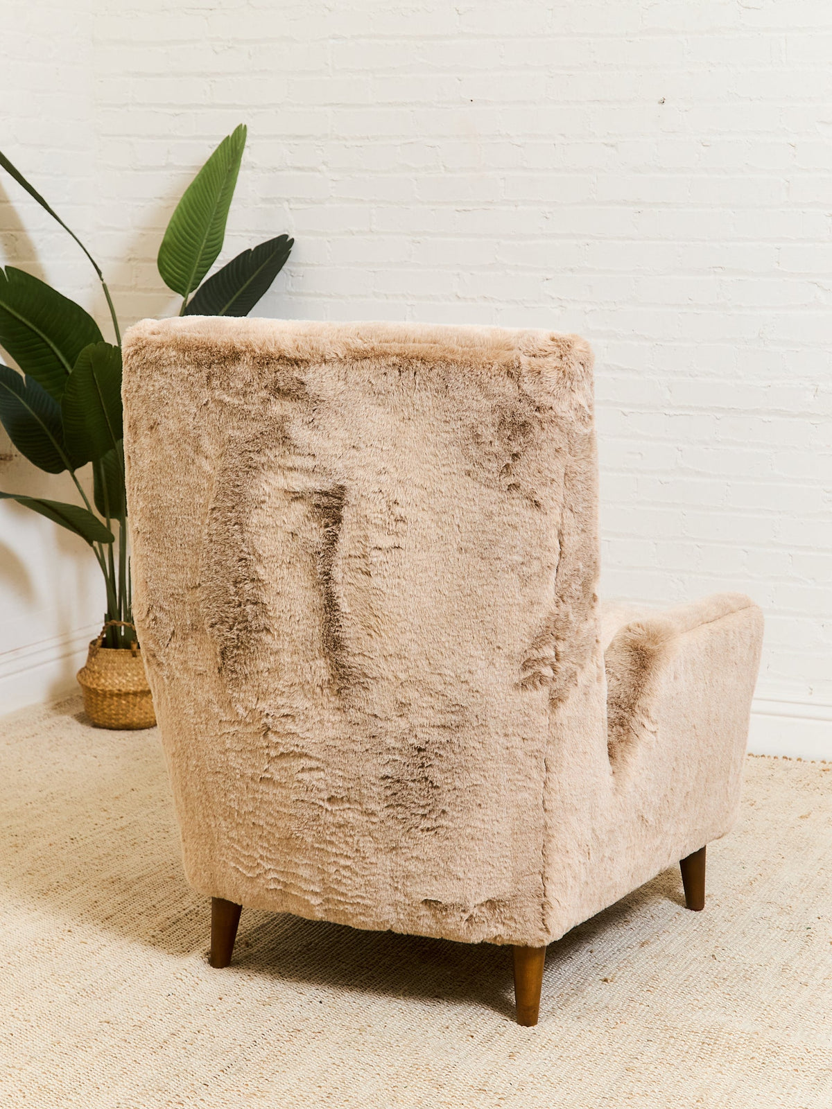 Maddox Chair in Faux Fur Fawn
