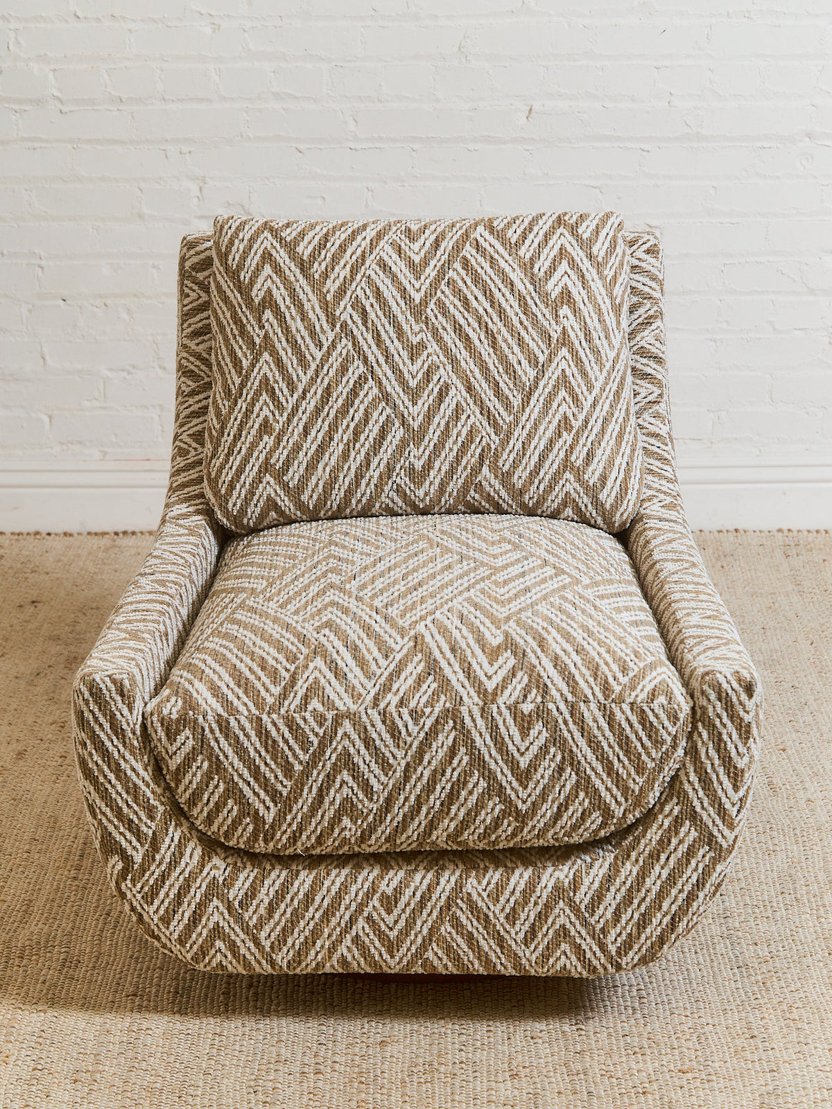 Atlas Swivel Chair in Joplin Burlap
