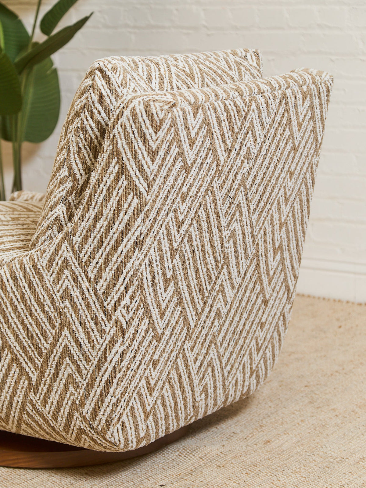 Atlas Swivel Chair in Joplin Burlap