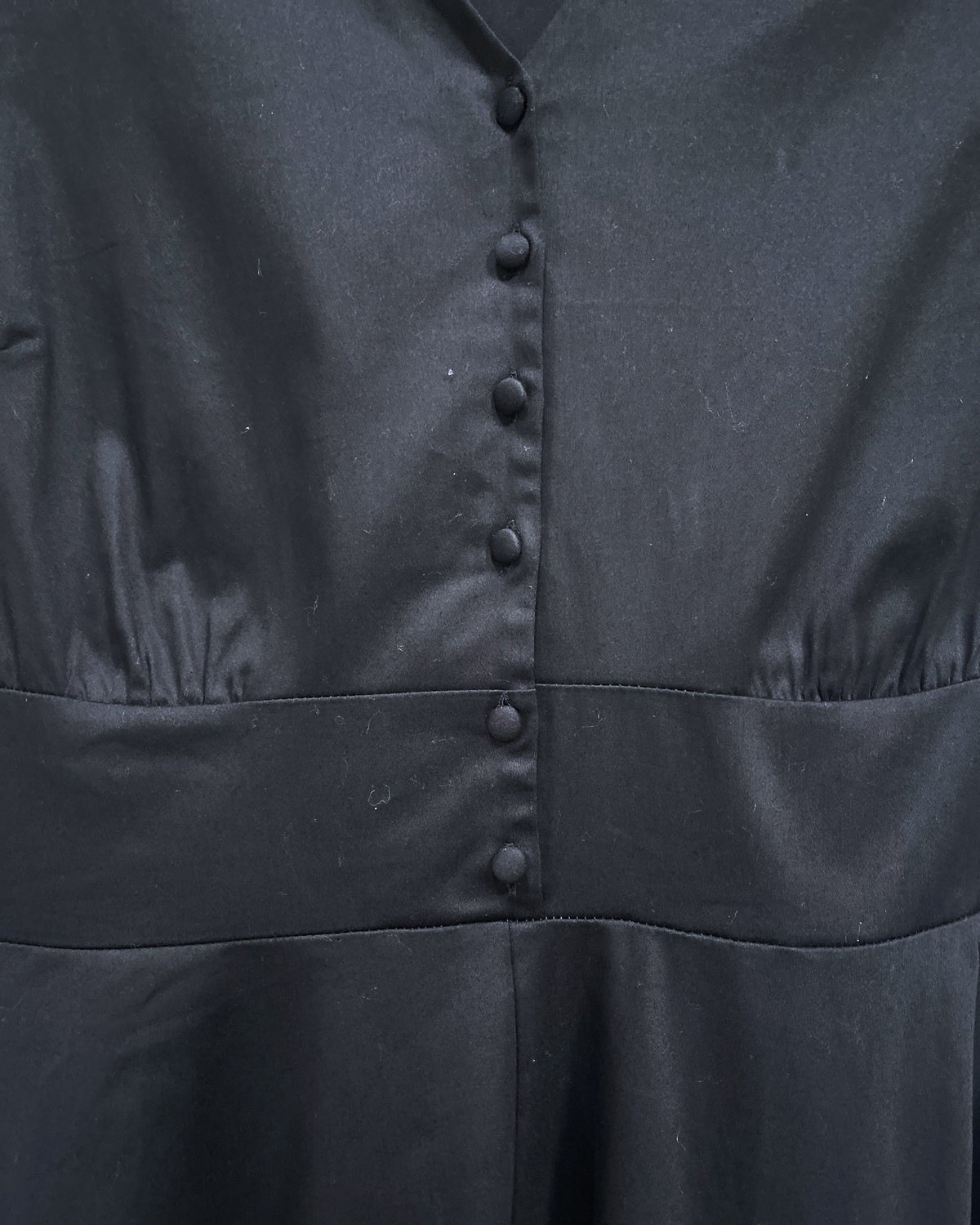 ‘Iconic’ Vintage Style Black Dress (4XL)