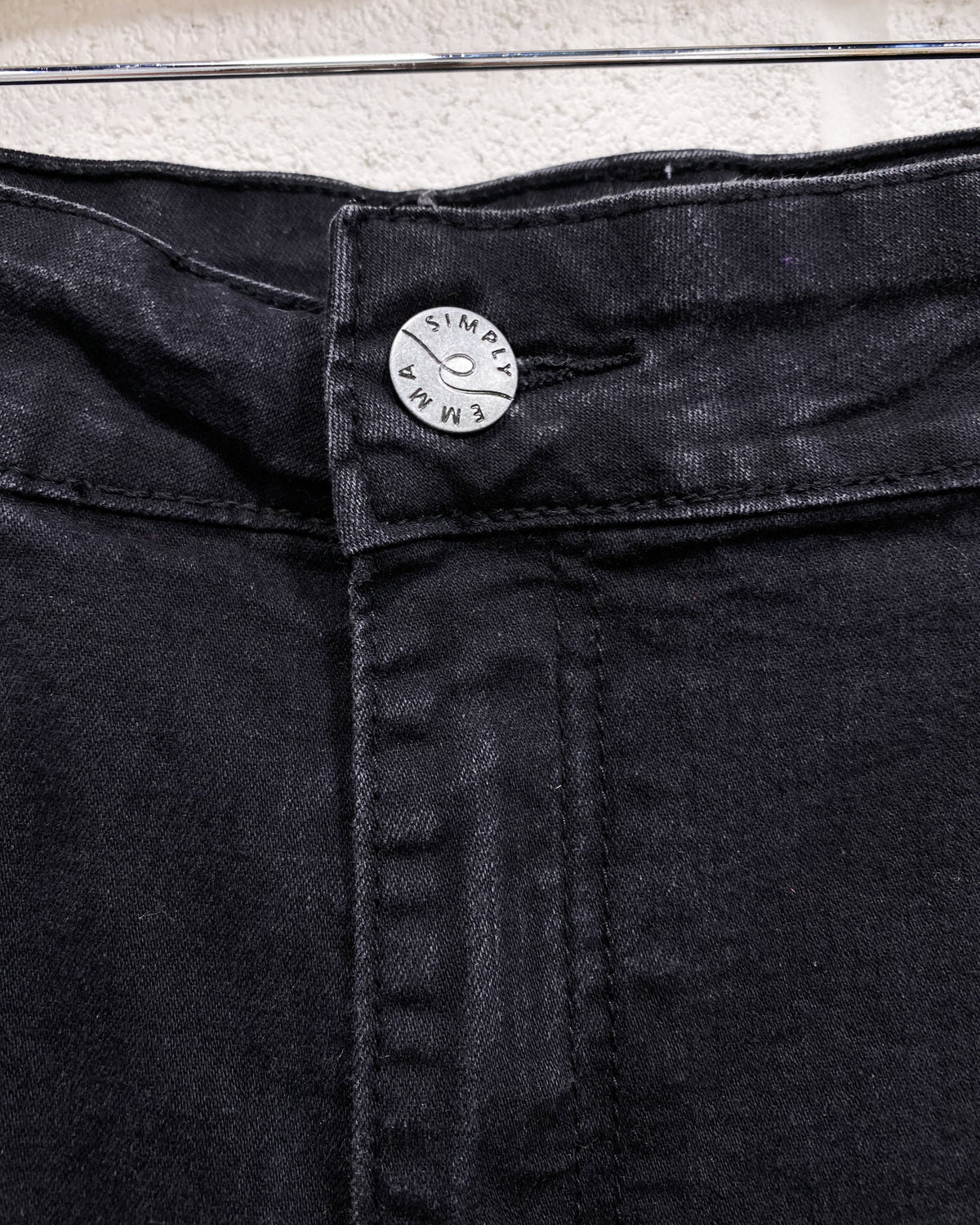 Simply Emma Black Capri Pants (24W)
