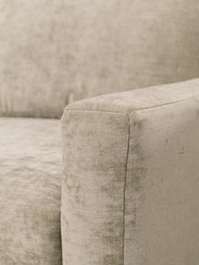 Hauser Sectional Sofa in Bianca Willow