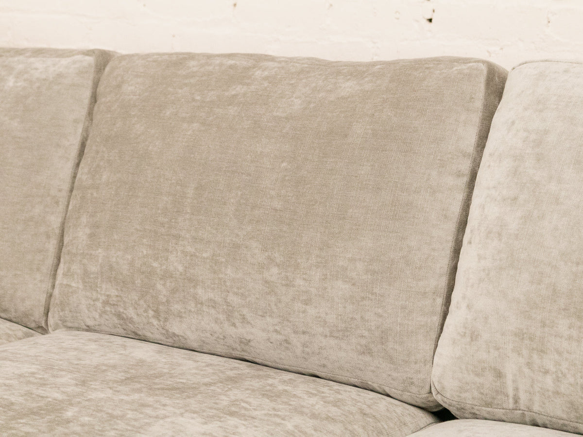 Hauser Sectional Sofa in Bianca Willow