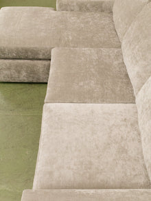 Hauser Sectional Sofa in Bianca Willow