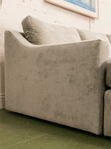 Hauser Sectional Sofa in Bianca Willow