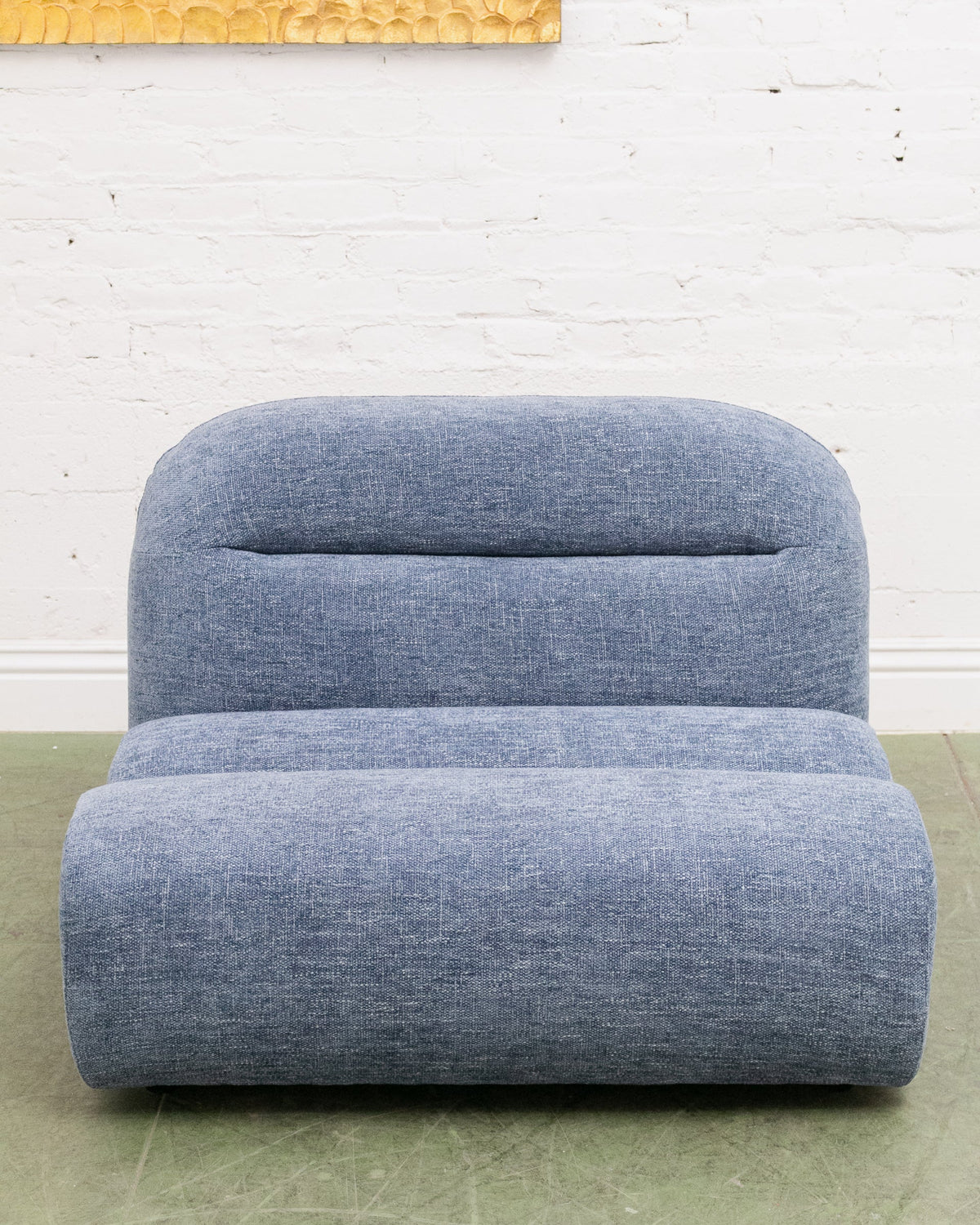 Armless Cosmo Chair