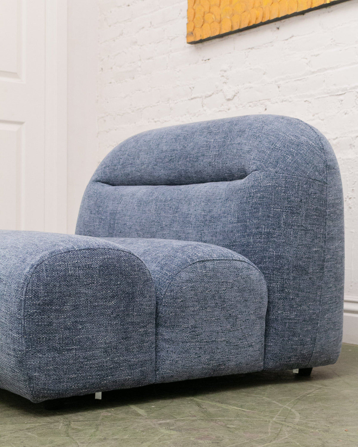 Armless Cosmo Chair
