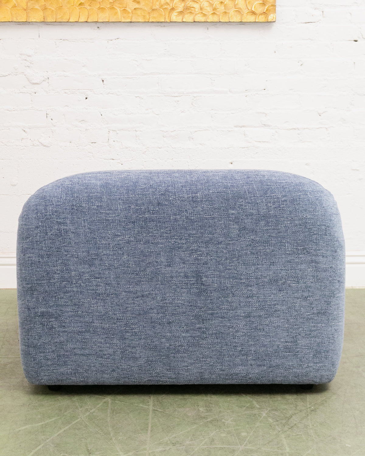 Armless Cosmo Chair