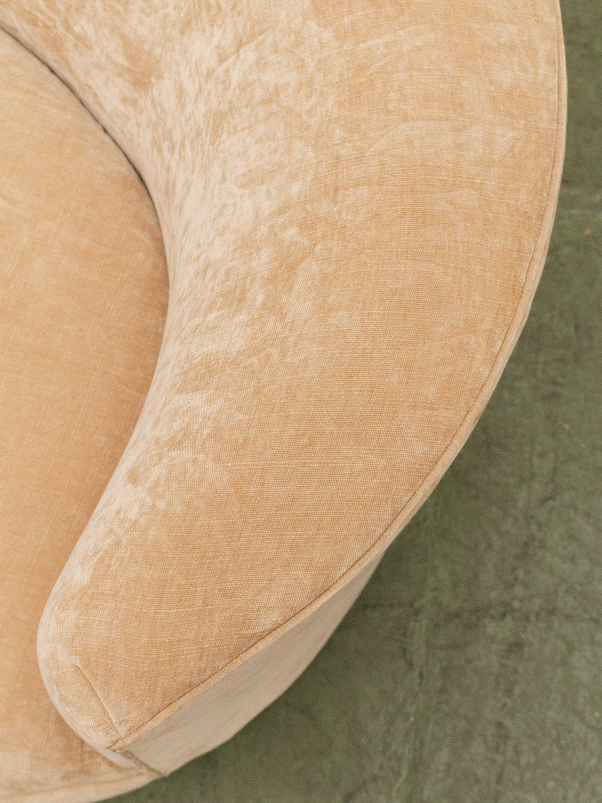 Aria Sofa in Bianca Maize