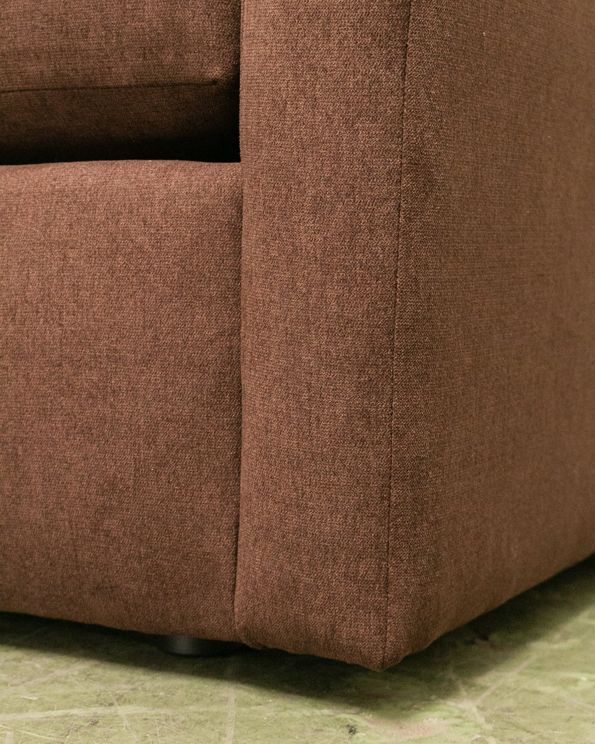 Hauser Sectional Sofa in Caprice Java