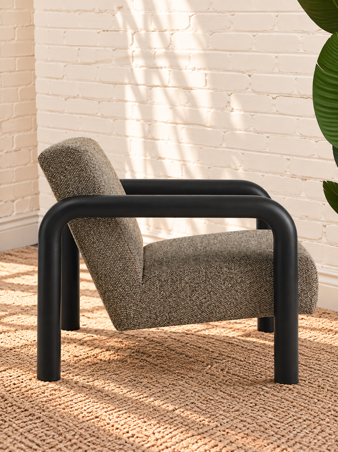 Riviera Lounge Chair in Onyx