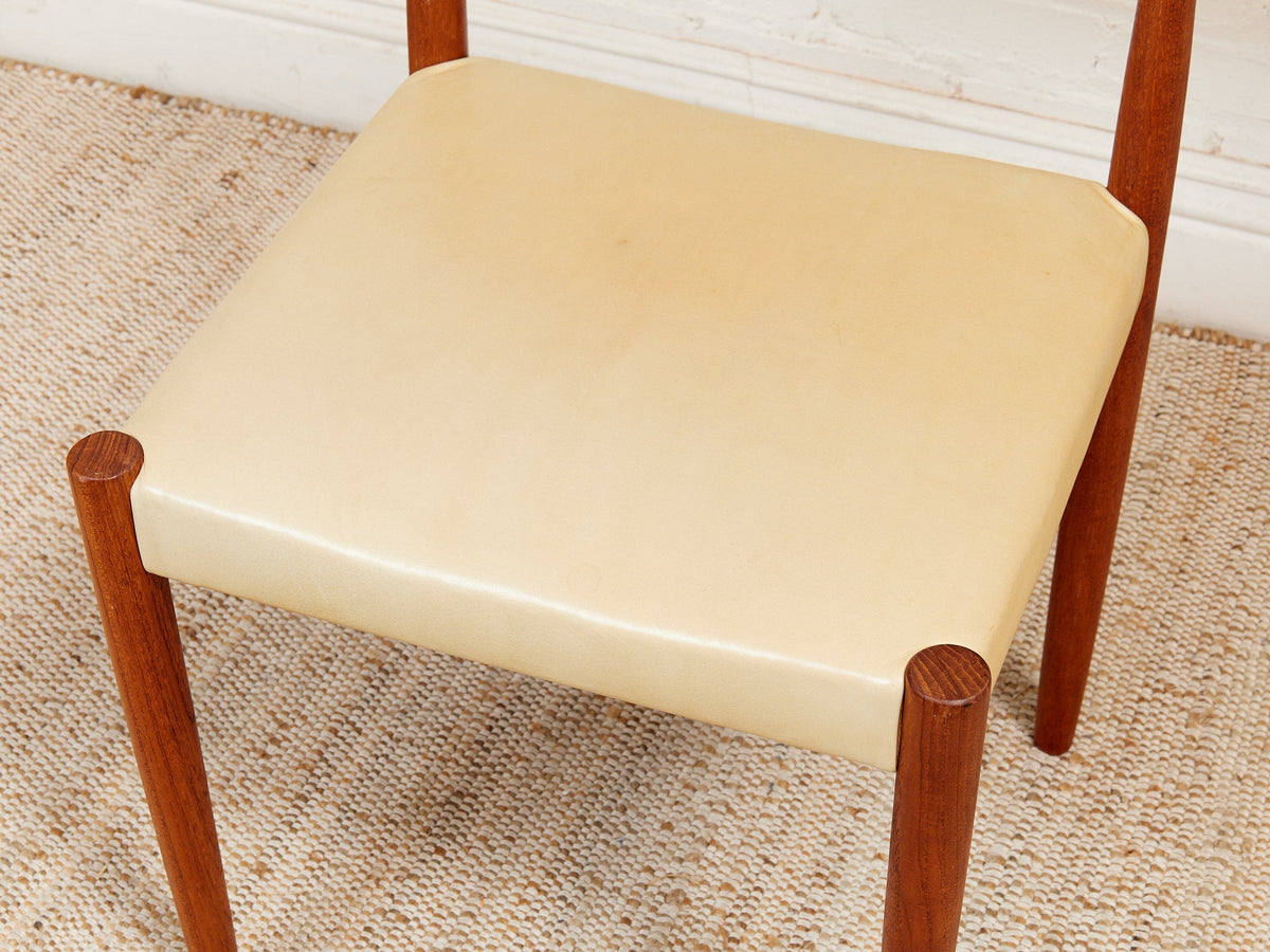 Danish modern Teak Chairs with Seat
