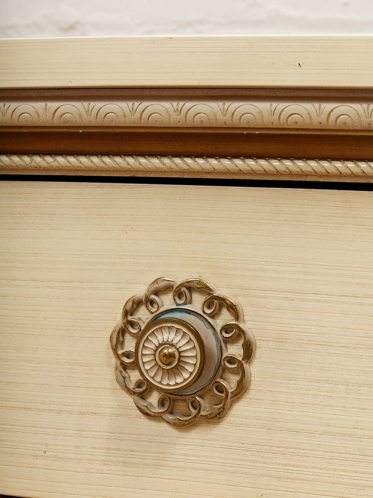 Double Drawer Flower Drawer Pull Table