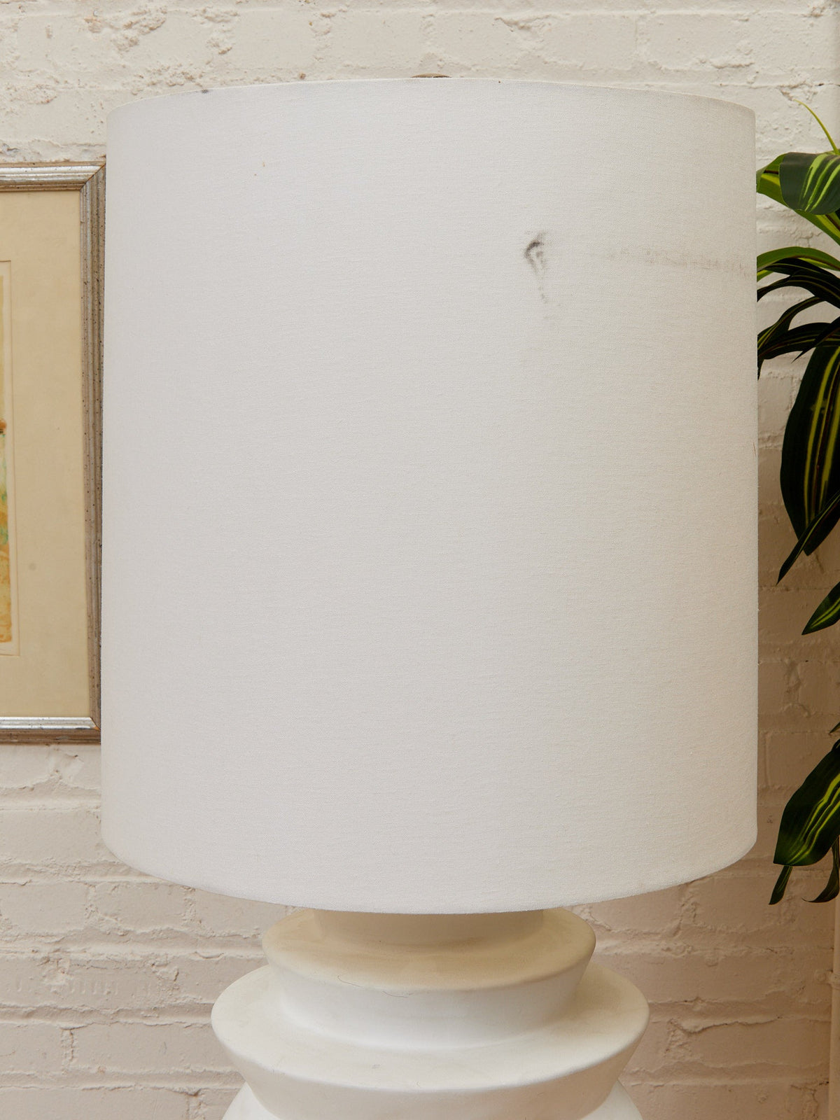 Giant Totem White Sculptural Table Lamp