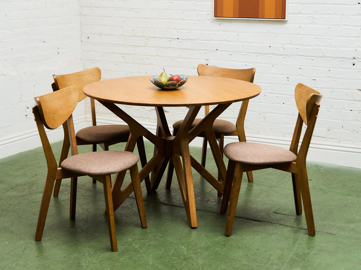 Sol Dining Table