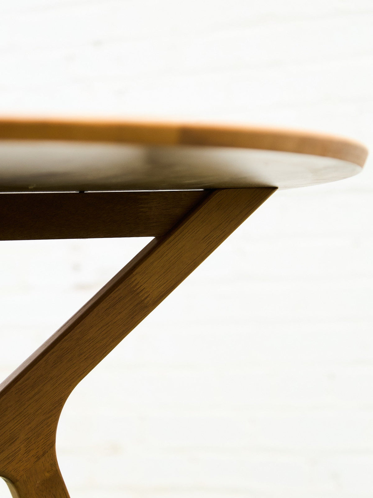 Sol Dining Table