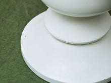 Pedestal Table
