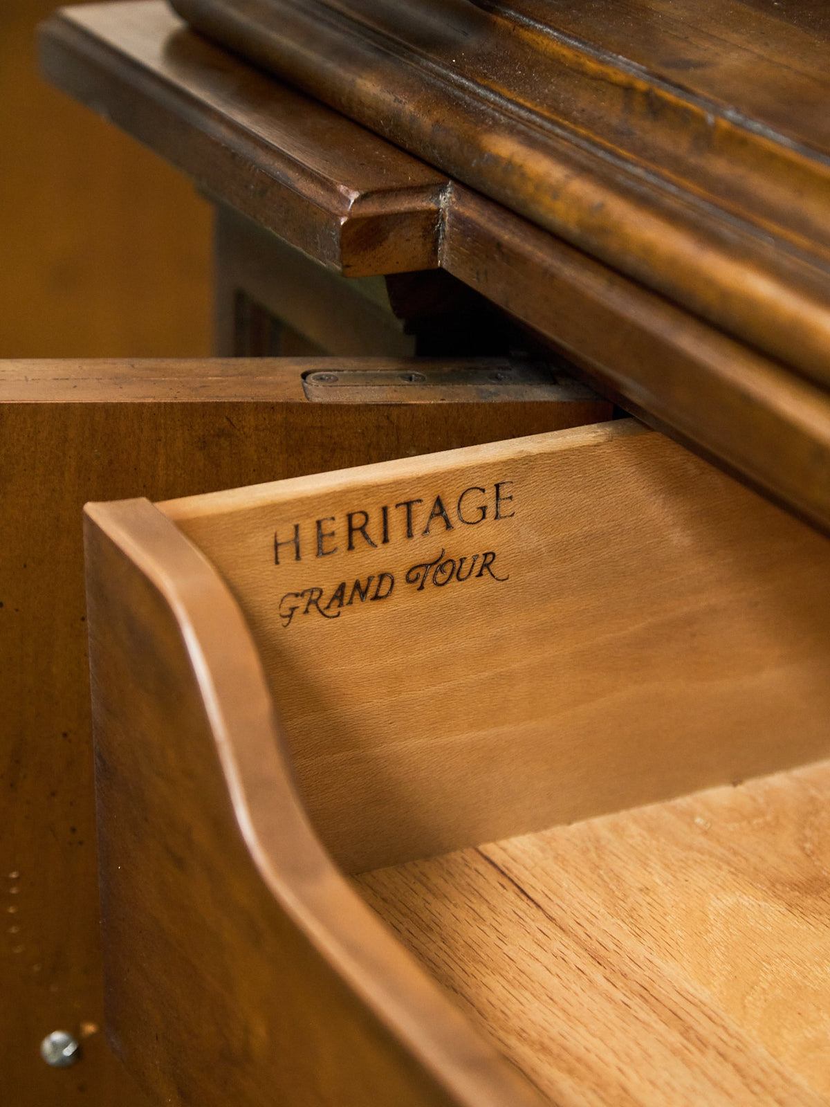 Drexel Heritage Hutch