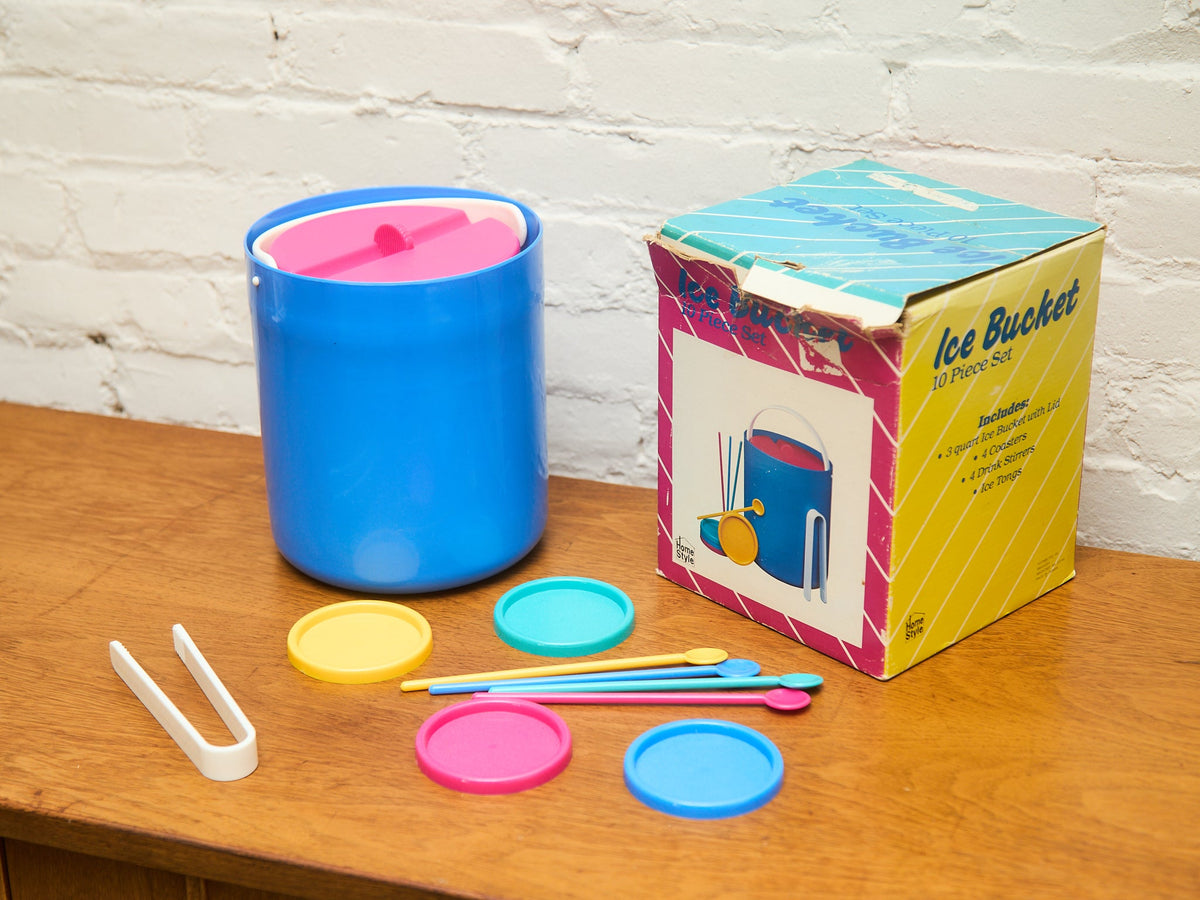 Fun post modern plastic Ice bucket with covers and straws for cups