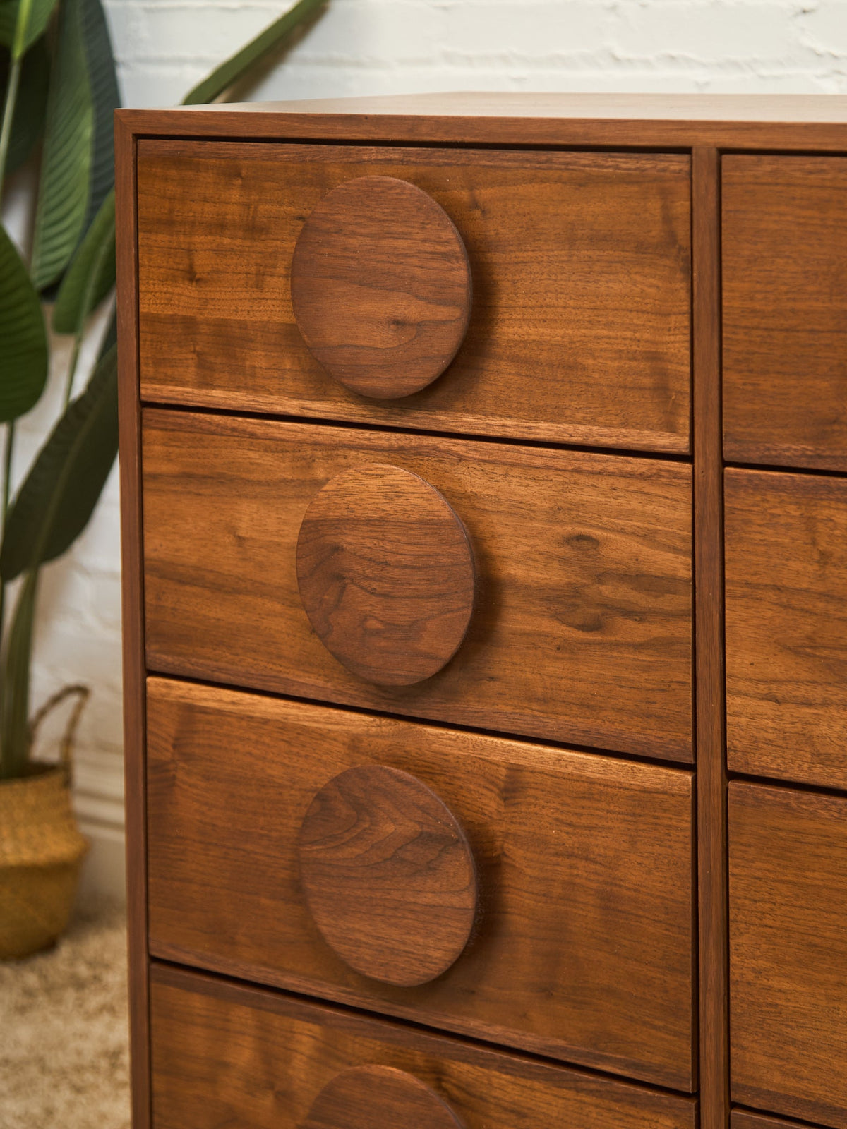 Moonlight 8 Drawer Dresser