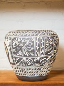 Native Shy-Yai-Zta Romero Vase Acoma Pueblo, New Mexico.