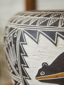 Native Shy-Yai-Zta Romero Vase Acoma Pueblo, New Mexico.