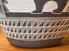Native Shy-Yai-Zta Romero Vase Acoma Pueblo, New Mexico.