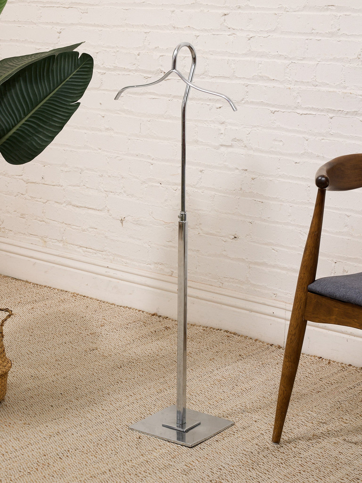 Tie Stand