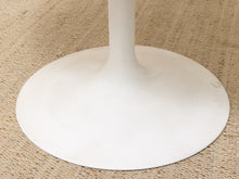 Vintage White Round Pedestal Dining Table