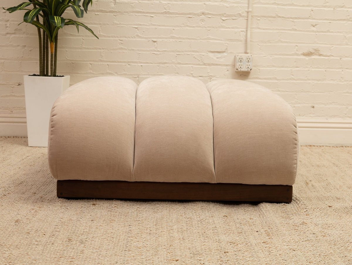 Margot Ottoman in Amici Sand