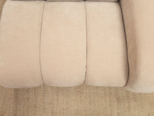 Margot Arm in Amici Sand