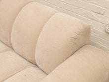 Margot Arm in Amici Sand