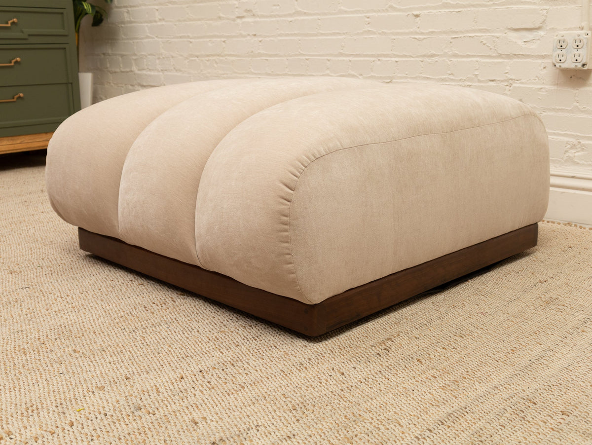 Margot Ottoman in Amici Sand