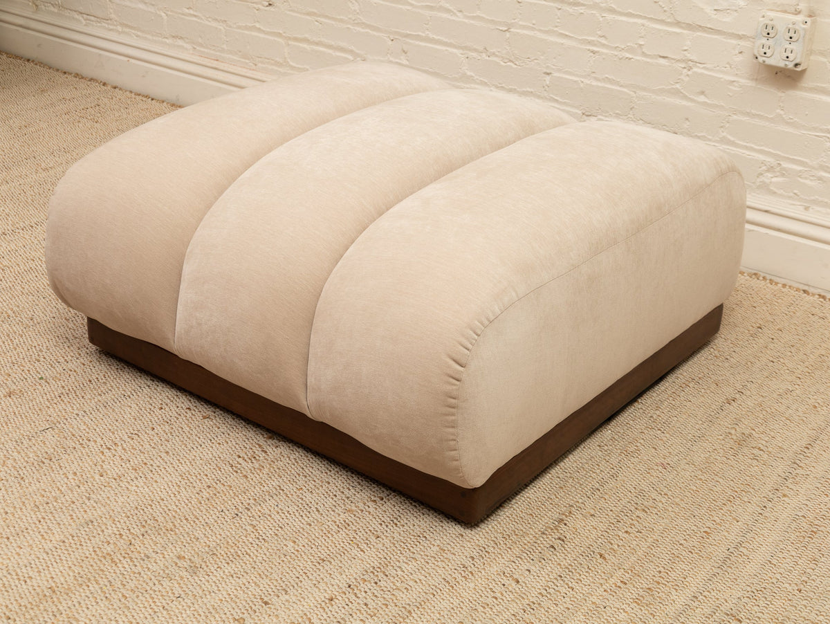 Margot Ottoman in Amici Sand