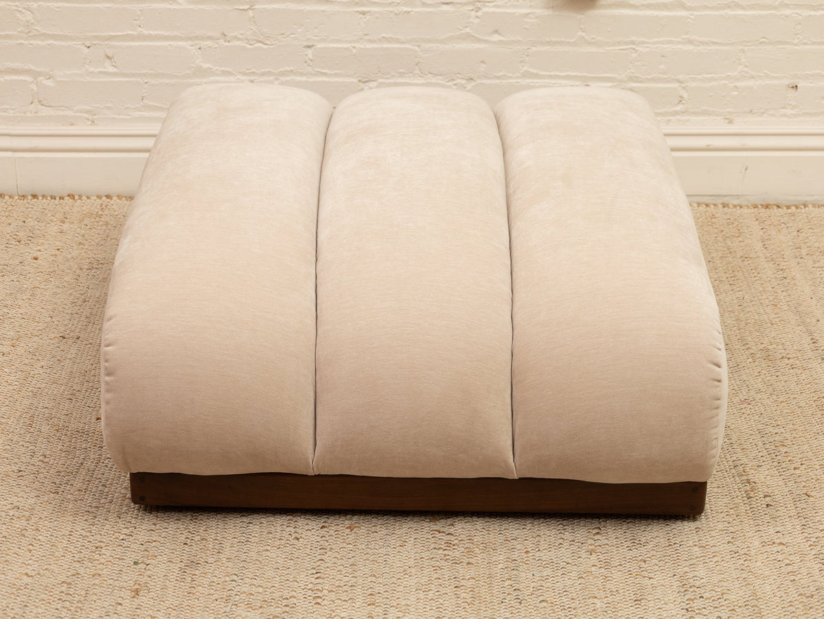 Margot Ottoman in Amici Sand