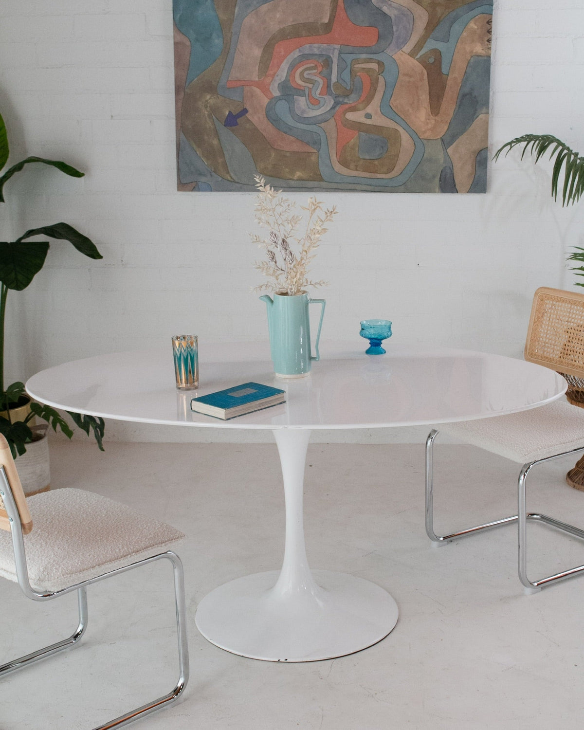 Oval 60” Daisy Dining Table