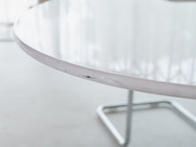 Oval 60” Daisy Dining Table